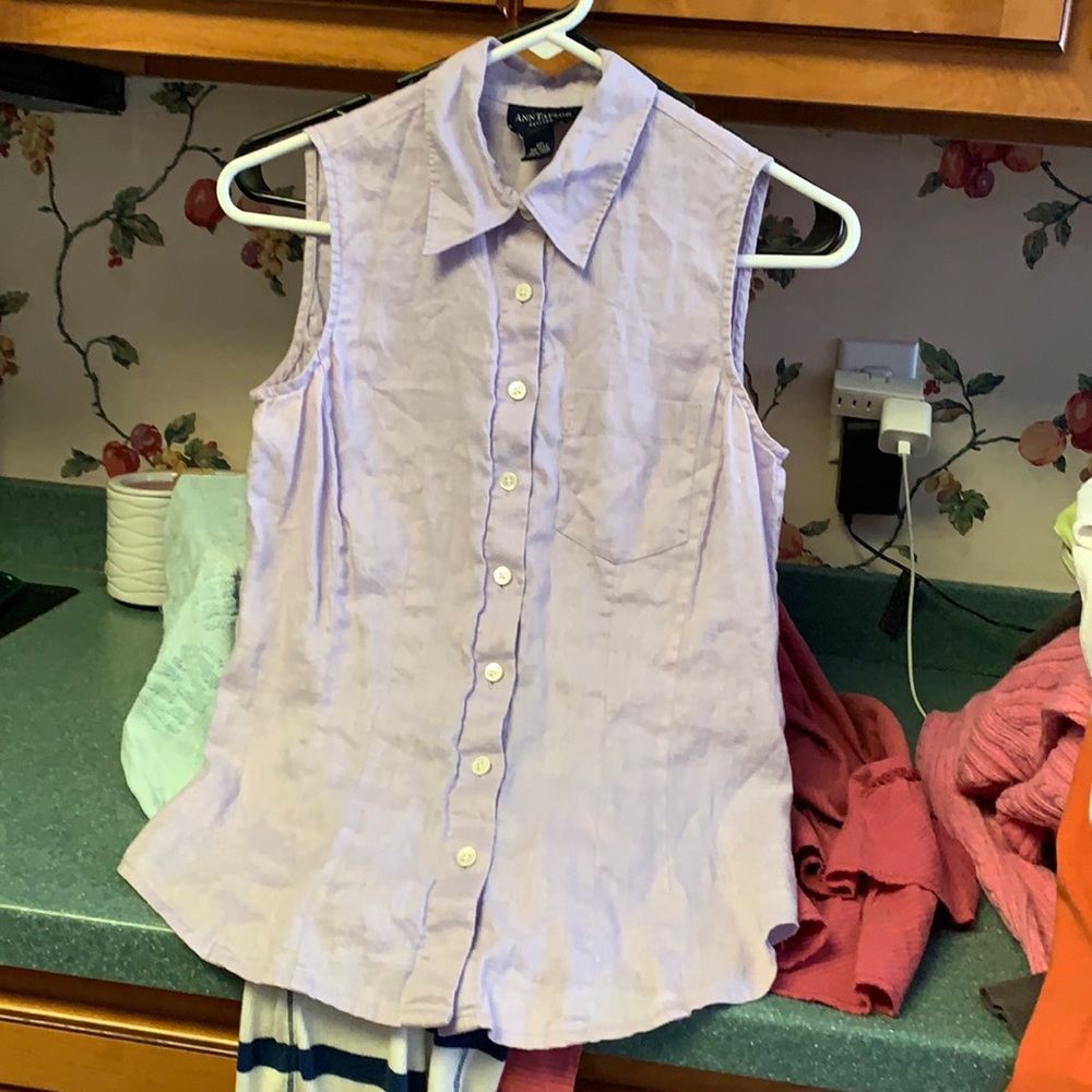 Ann Taylor Petites sleeveless button down
